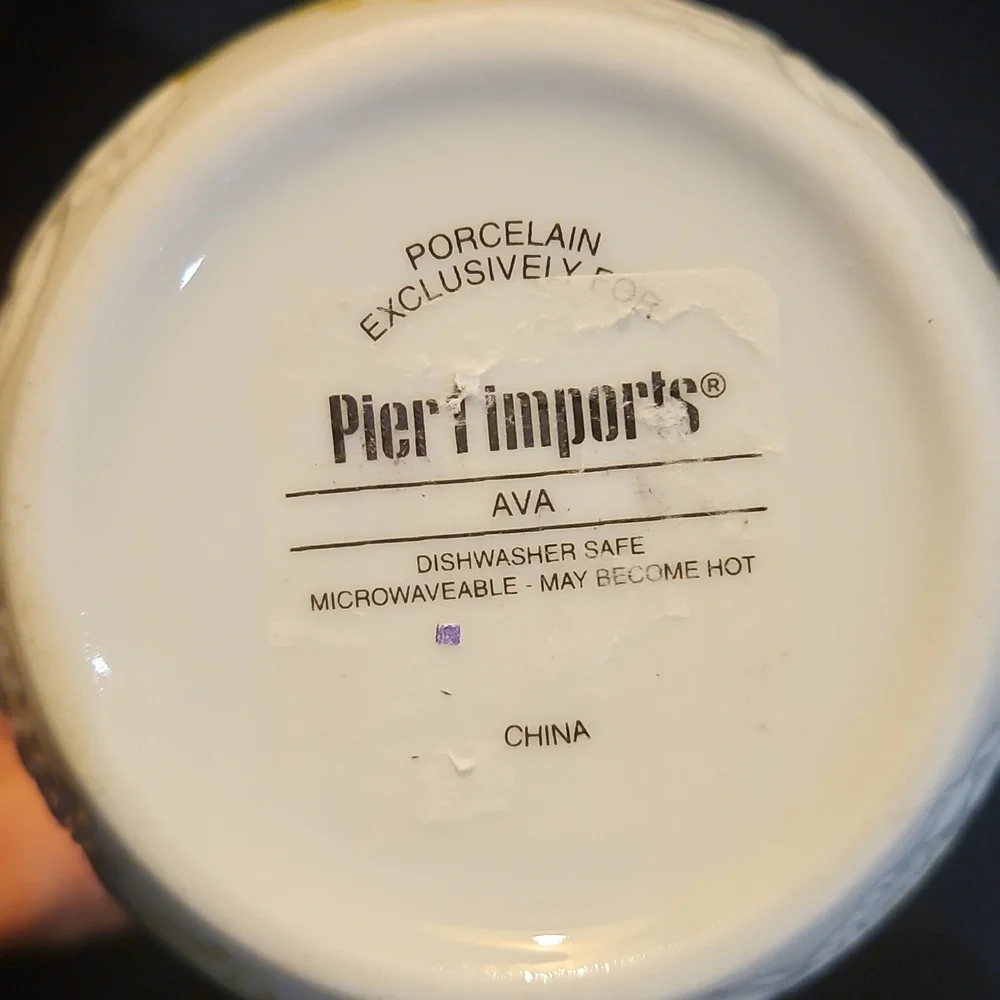 Pier 1 Imports Monogram Initial E mug
